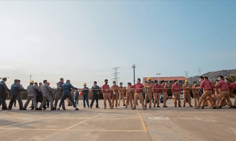 组织部门拔河角逐