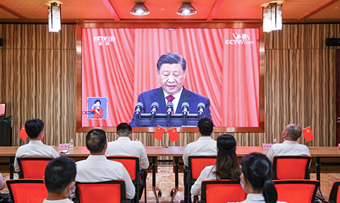 “勠力同心， 勇毅前杏妆  <br>整个党员集中收看二十大开幕盛况